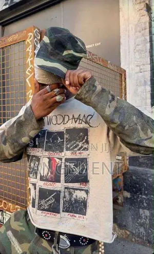 Fleetwood Mac Vintage-Style Graphic Long T-Shirt(Location:Adum Kumasi)