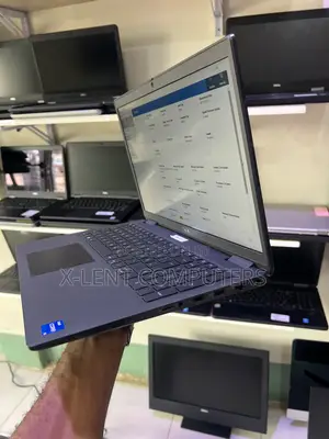 Laptop Dell Latitude 3520 16GB Intel Core i5 SSD 256GB