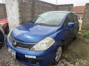 Nissan Versa 2010 Blue