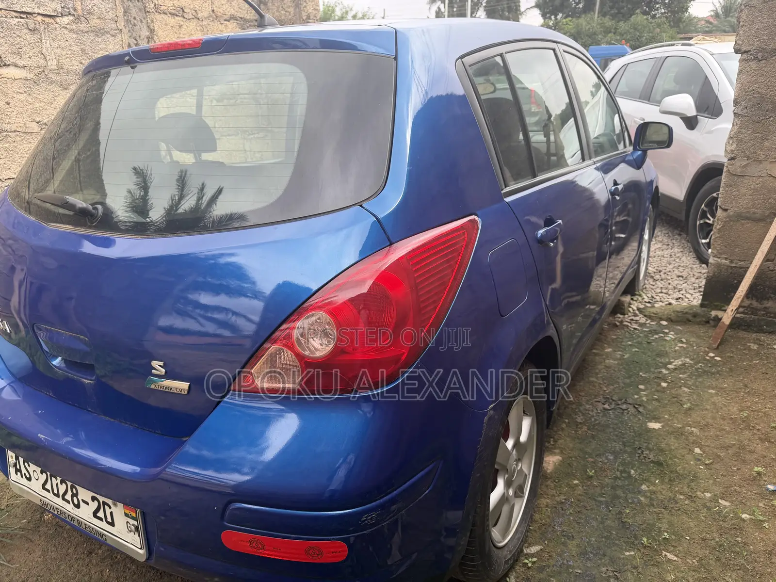 Nissan Versa 2010 Blue