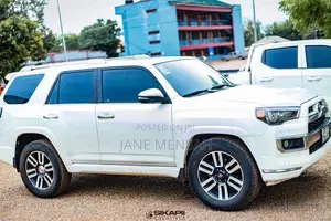 Toyota 4-Runner Limited 4dr SUV 4WD (4.0L 6cyl 5A) 2014 White