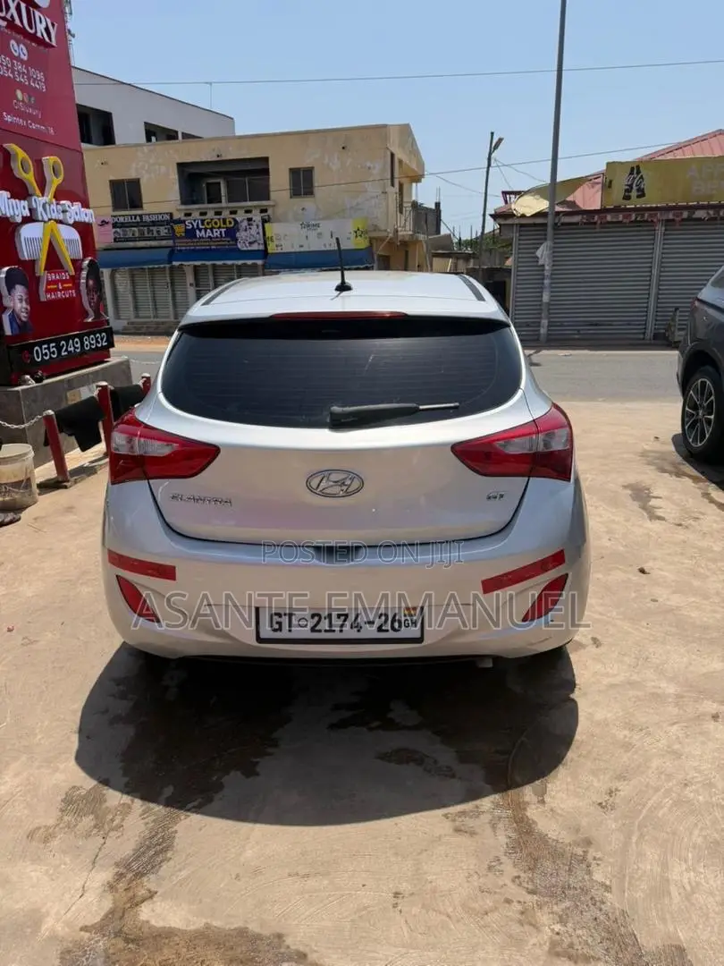 Hyundai Elantra Limited Sedan FWD (1.8L 4cyl 6A) 2016 Silver