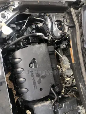 Mitsubishi Outlander 2019 Silver