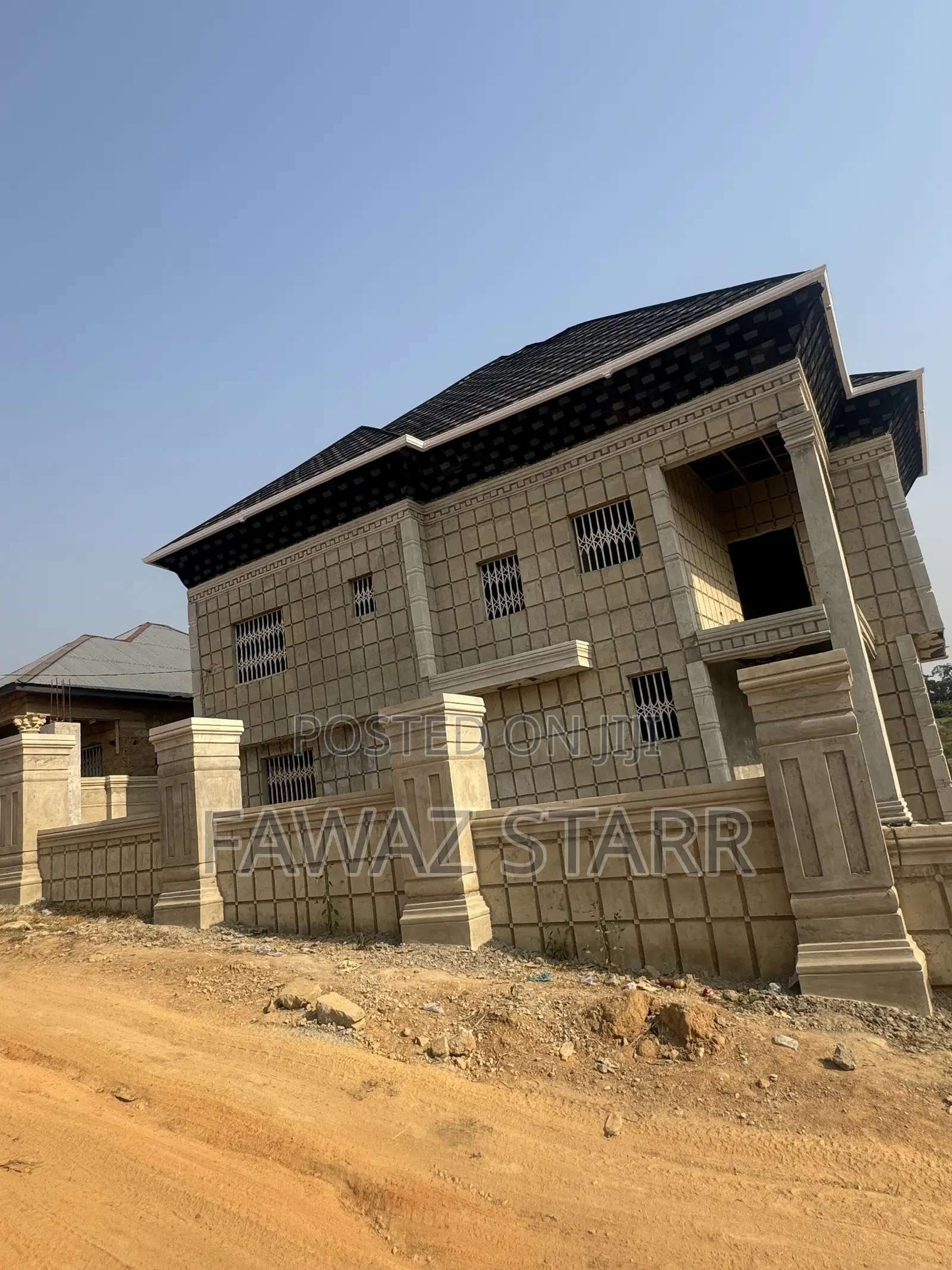 5bdrm House in Fawaz Real Estate, Atwima Kwanwoma for sale