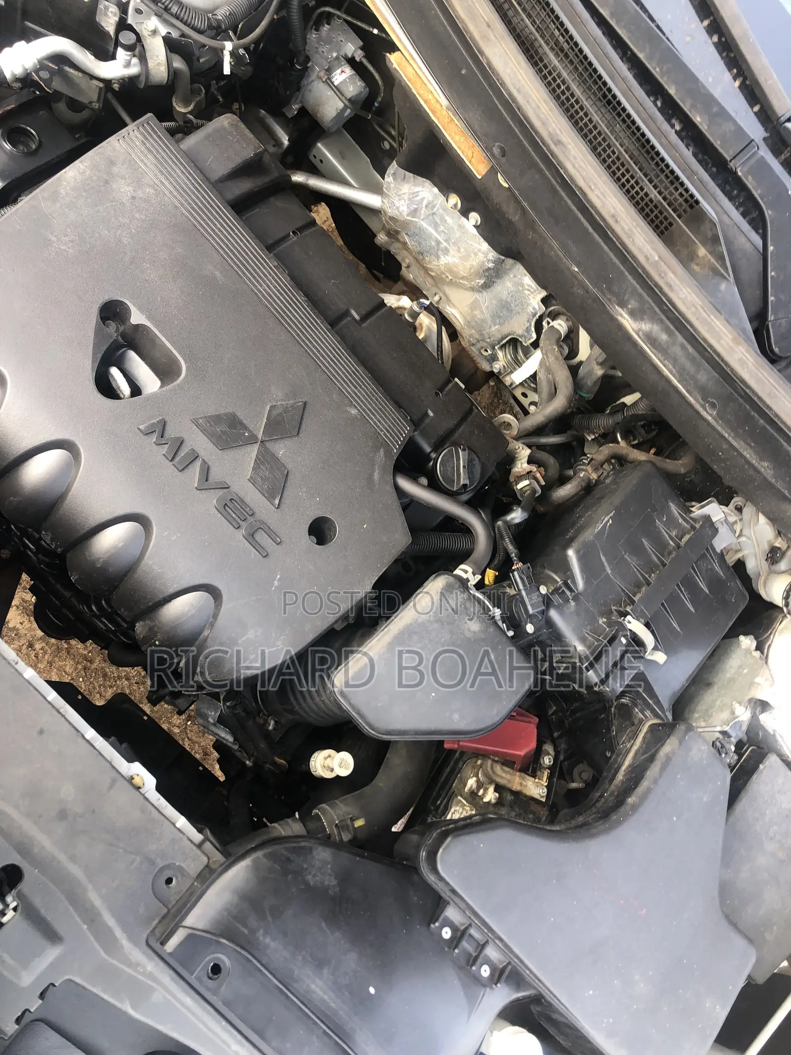 Mitsubishi Outlander 2019 Silver