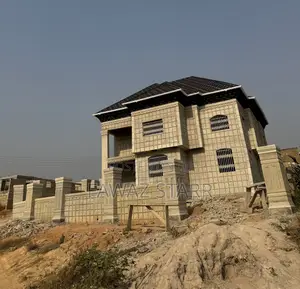 5bdrm House in Fawaz Real Estate, Atwima Kwanwoma for sale
