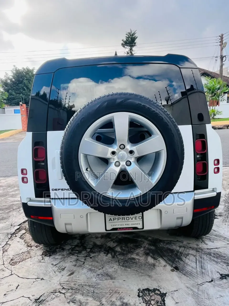 Land Rover Defender 2024 White