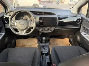 Toyota Yaris L Hatchback 3dr 2014 Red