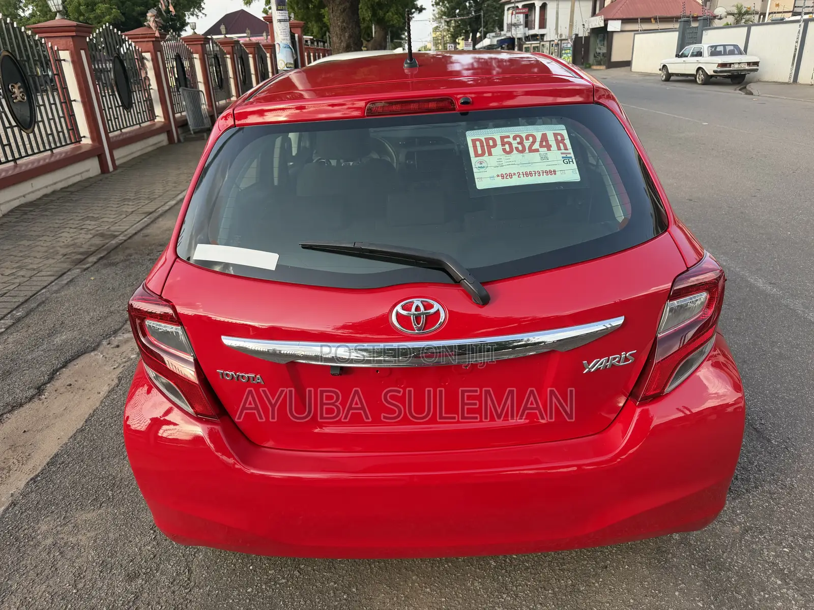 Toyota Yaris L Hatchback 3dr 2014 Red