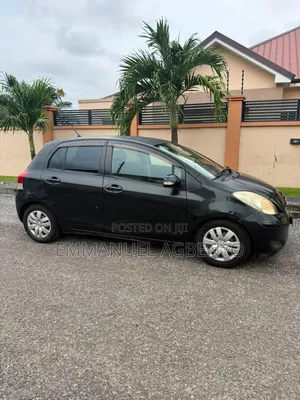 Toyota Vitz 2010 Black
