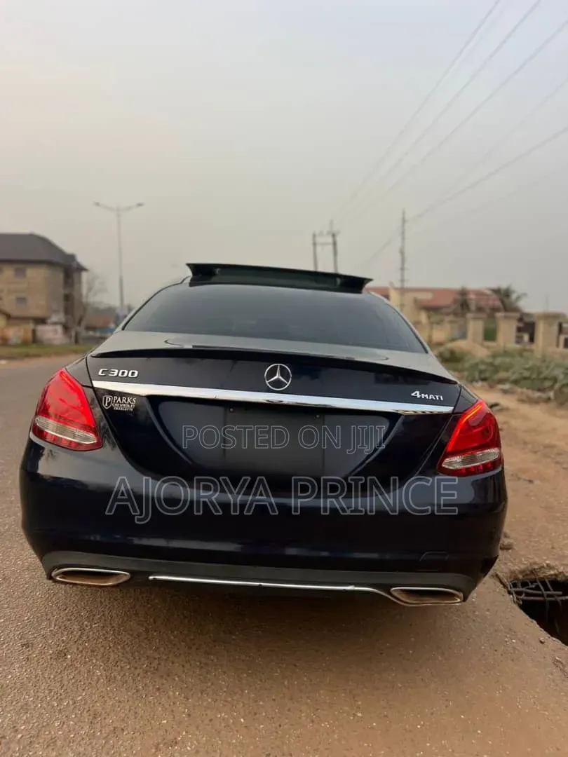 Mercedes-Benz C300 2017 Black