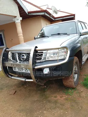 Nissan Patrol 4.8 2012 Silver