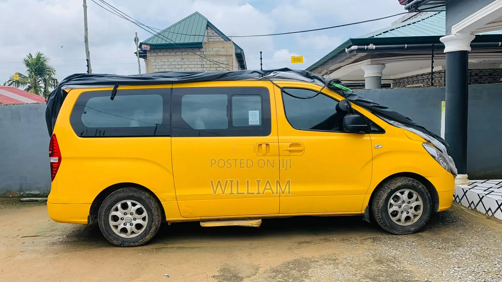 Hyundai Starex 2015 Yellow