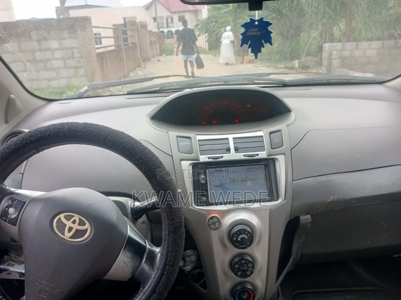 Toyota Vitz 1.3 FWD 3dr 2010 Silver