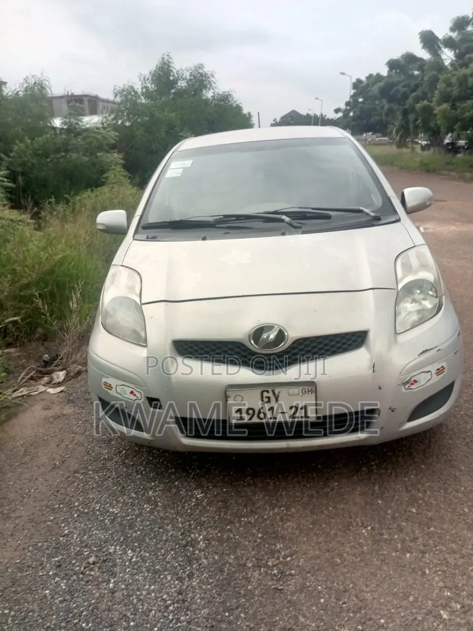 Toyota Vitz 1.3 FWD 3dr 2010 Silver