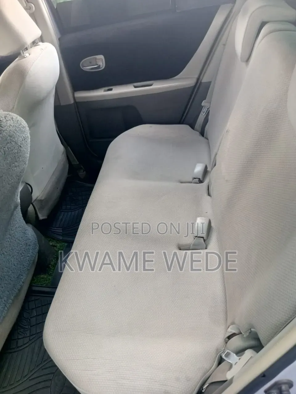 Toyota Vitz 1.3 FWD 3dr 2010 Silver