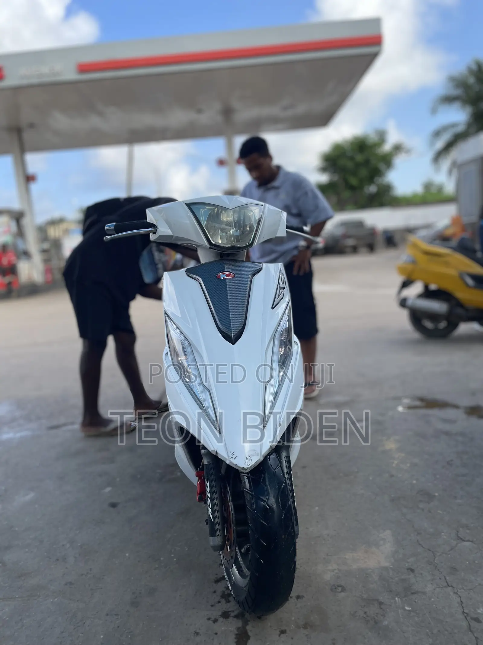 Jonway Scooter 2022 White