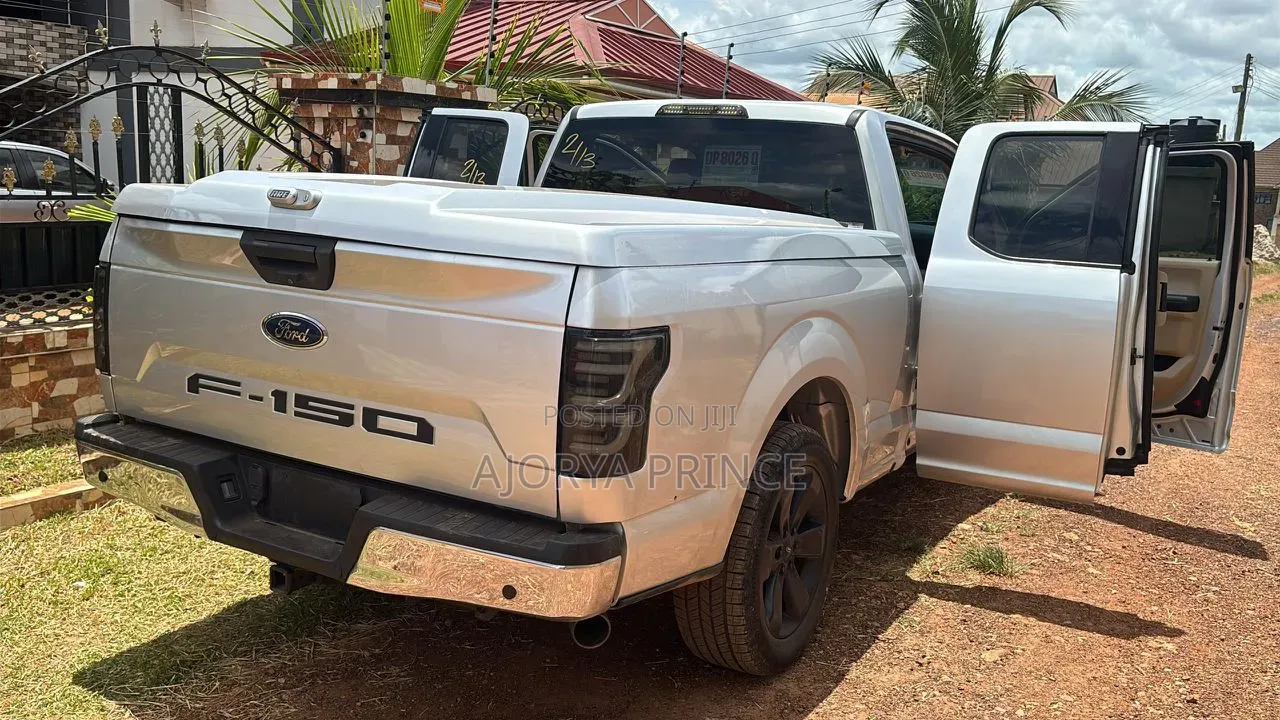 Ford F-150 XL 4x4 SuperCab Styleside 8 ft. box 163 in. WB 2018 Silver