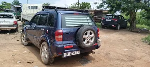 Toyota RAV4 1.8 2005 Blue