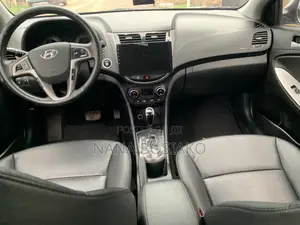Hyundai Accent SE Hatchback 2017 Silver