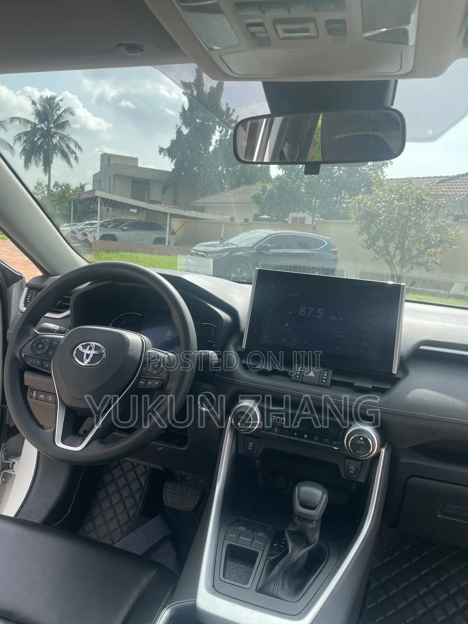 Toyota RAV4 2022 White