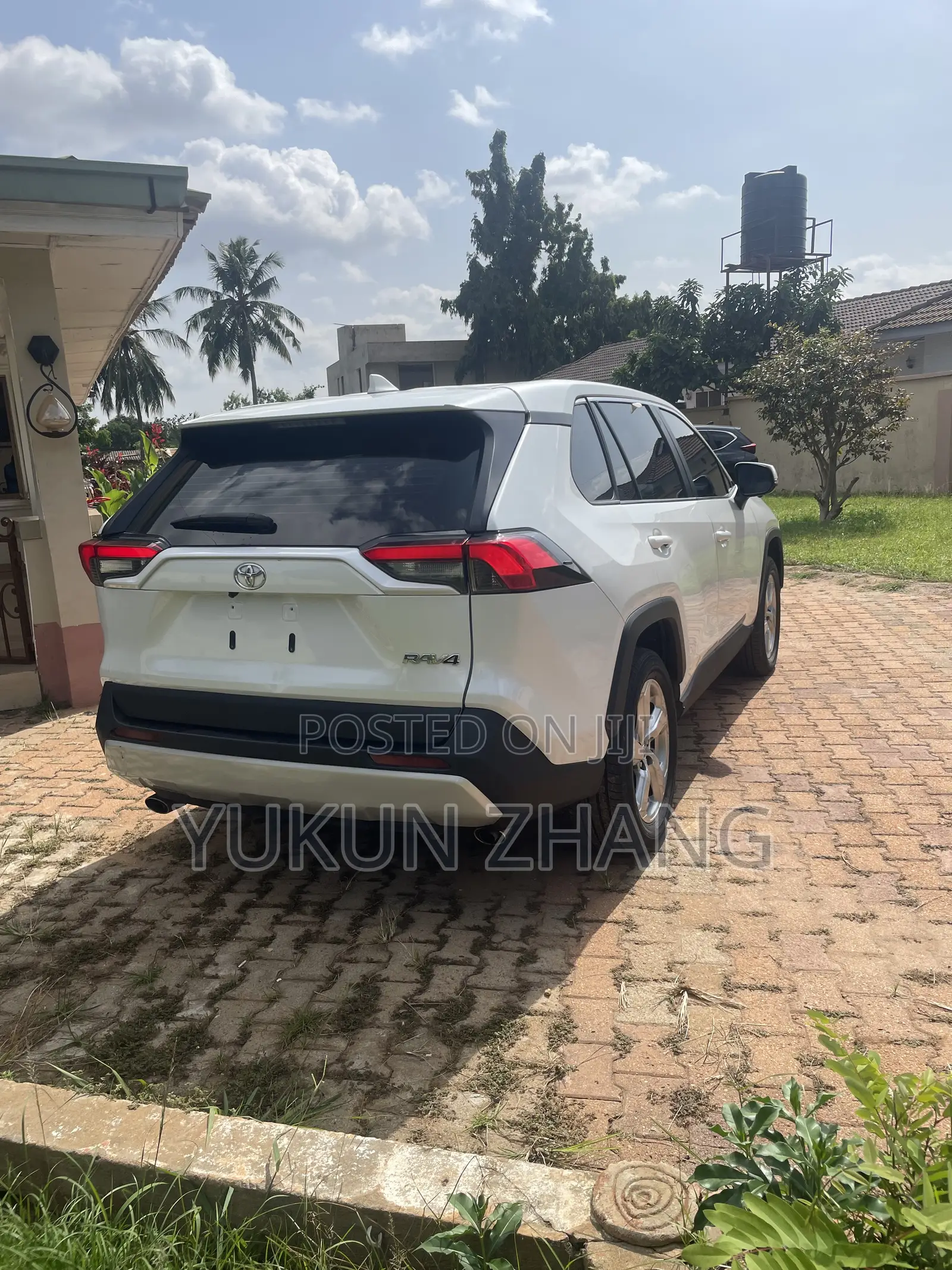 Toyota RAV4 2022 White
