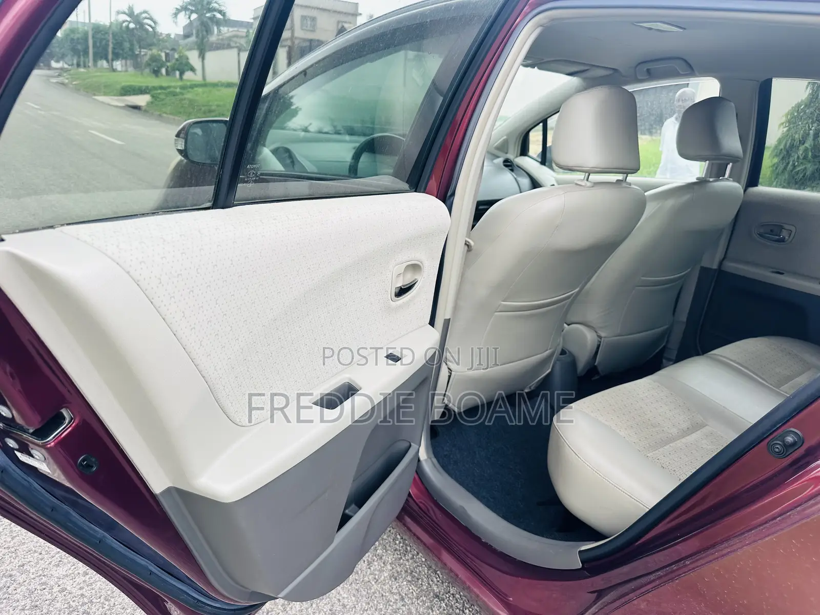 Toyota Vitz 2010 Burgundy