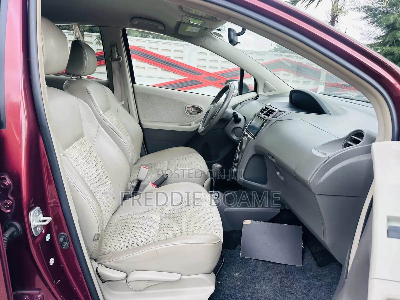 Toyota Vitz 2010 Burgundy
