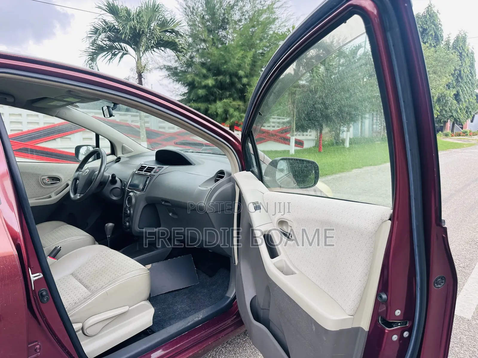 Toyota Vitz 2010 Burgundy