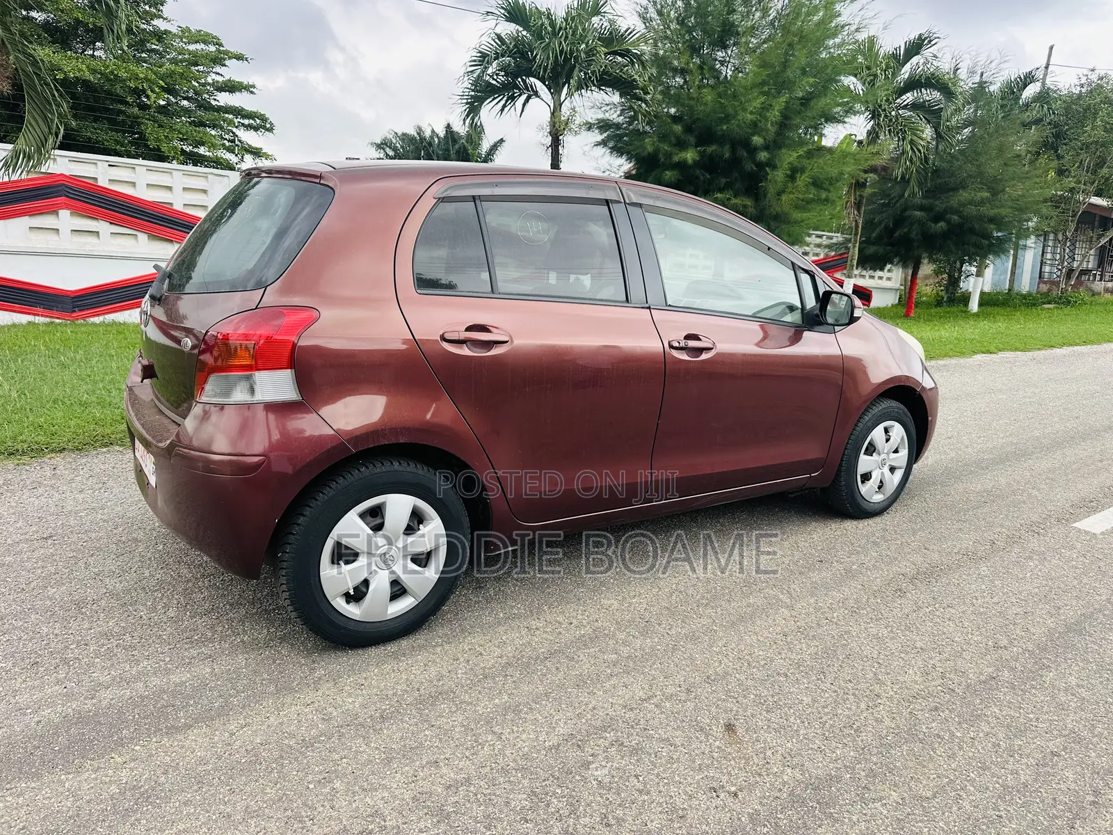 Toyota Vitz 2010 Burgundy