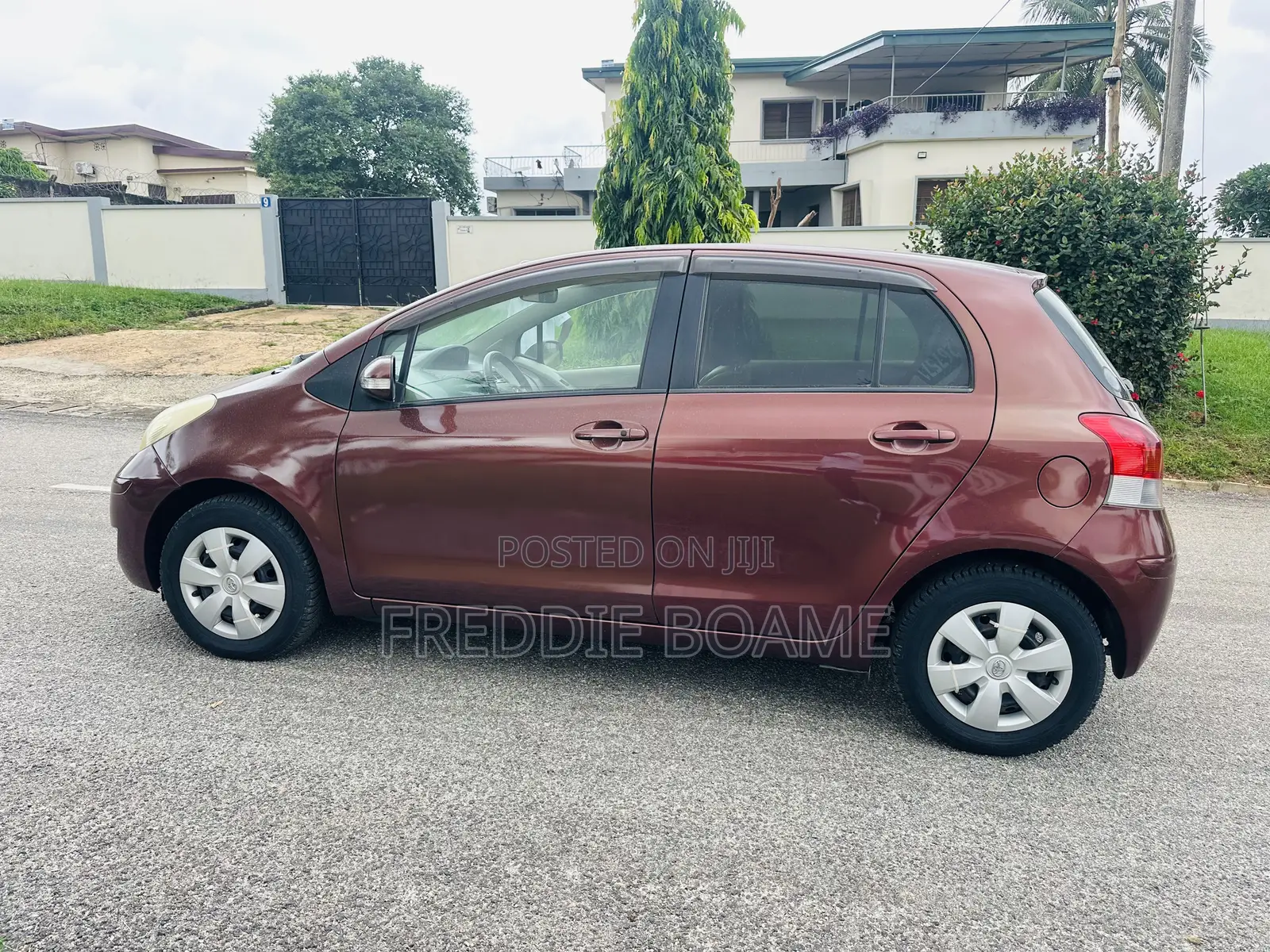 Toyota Vitz 2010 Burgundy