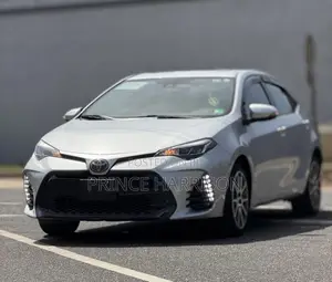 Toyota Corolla SE (1.8L 4cyl 6M) 2018 Silver