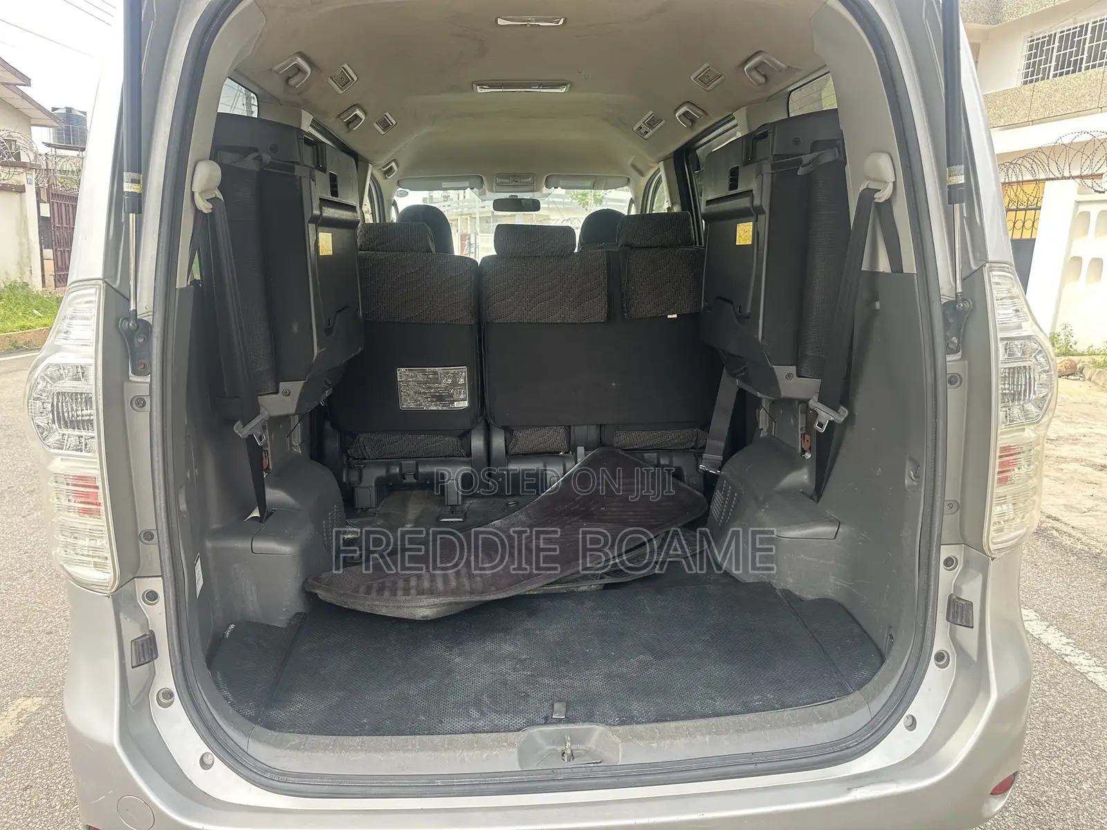 Toyota Voxy 2012 Silver