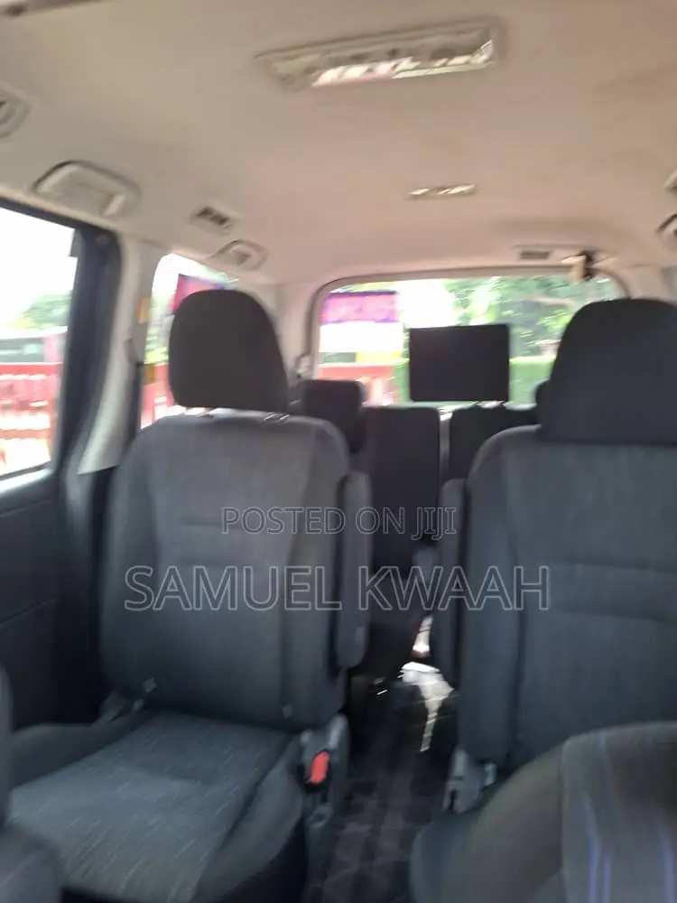 Toyota Voxy 2013 Black