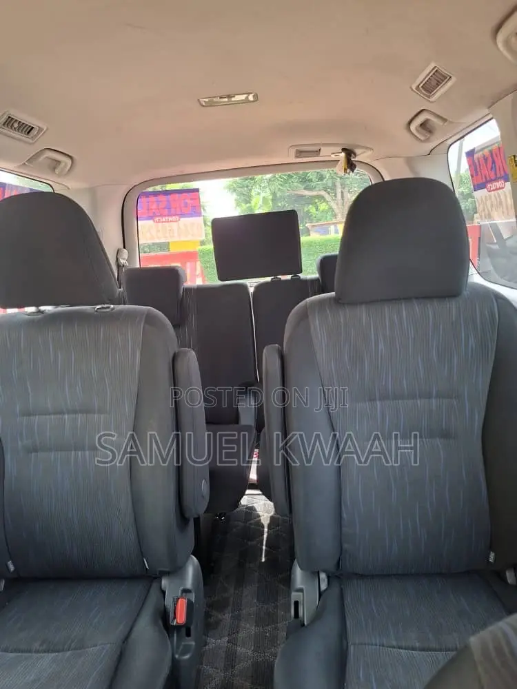 Toyota Voxy 2013 Black