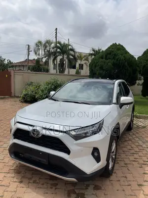 Toyota RAV4 2024 White