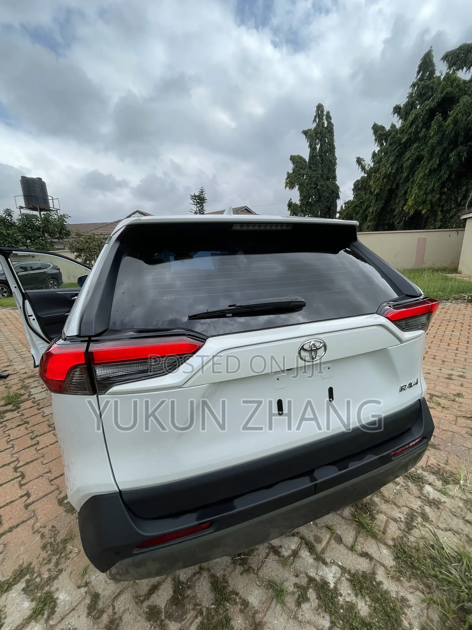 Toyota RAV4 2024 White
