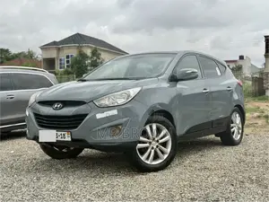 Hyundai Tucson Limited AWD 2012 Beige