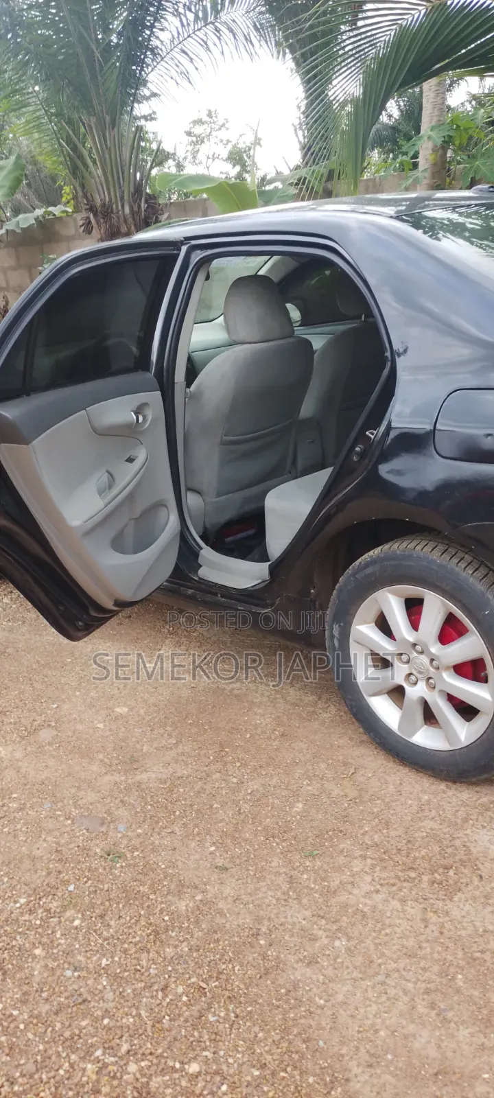 Toyota Corolla 2010 Black