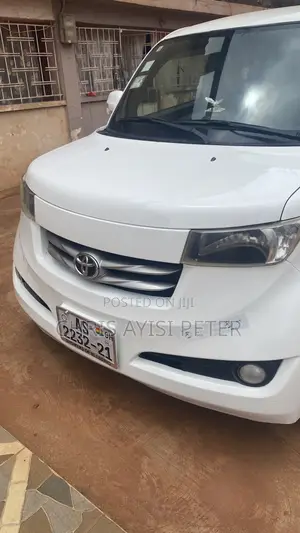Toyota bB 2009 White
