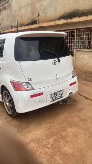 Toyota bB 2009 White
