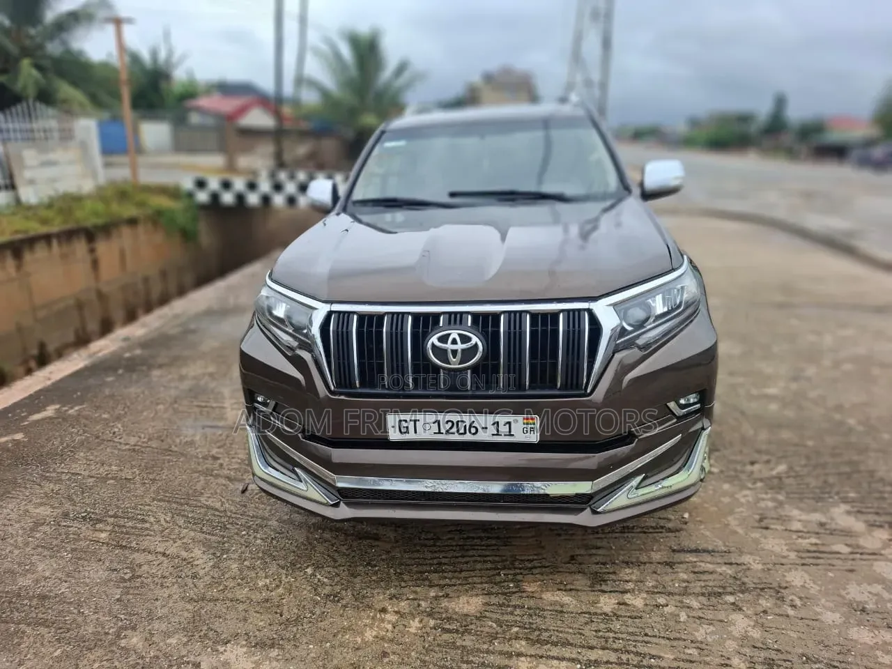 Toyota Land Cruiser Prado 2011 Brown