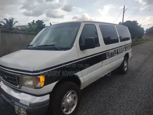 Ford E350 2005 White