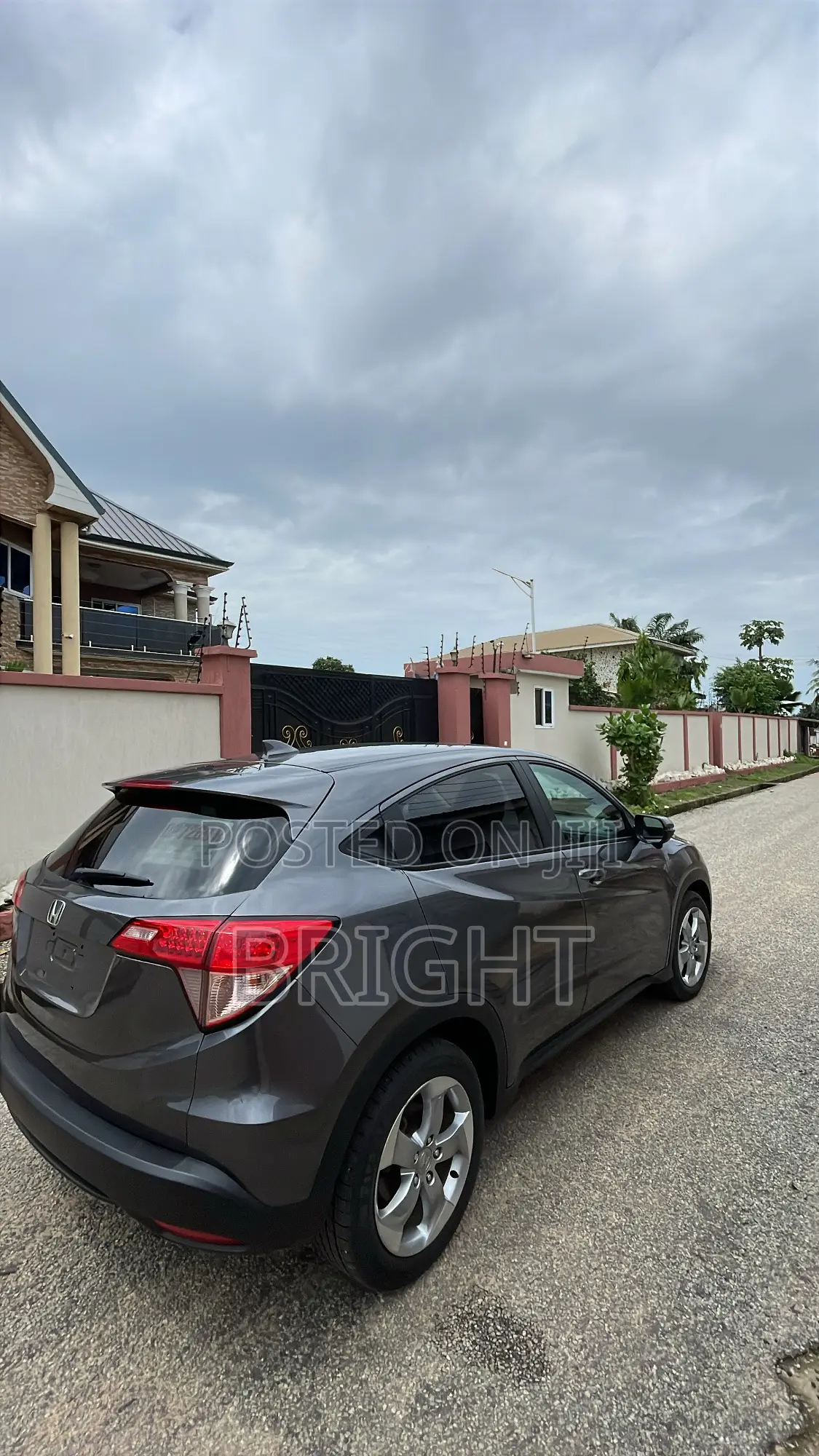 Honda HR-V 4dr SUV (1.5L 4cyl CVT) 2016 Gray