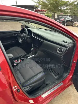 Toyota Corolla XSE (1.8L 4cyl 2A) 2018 Red