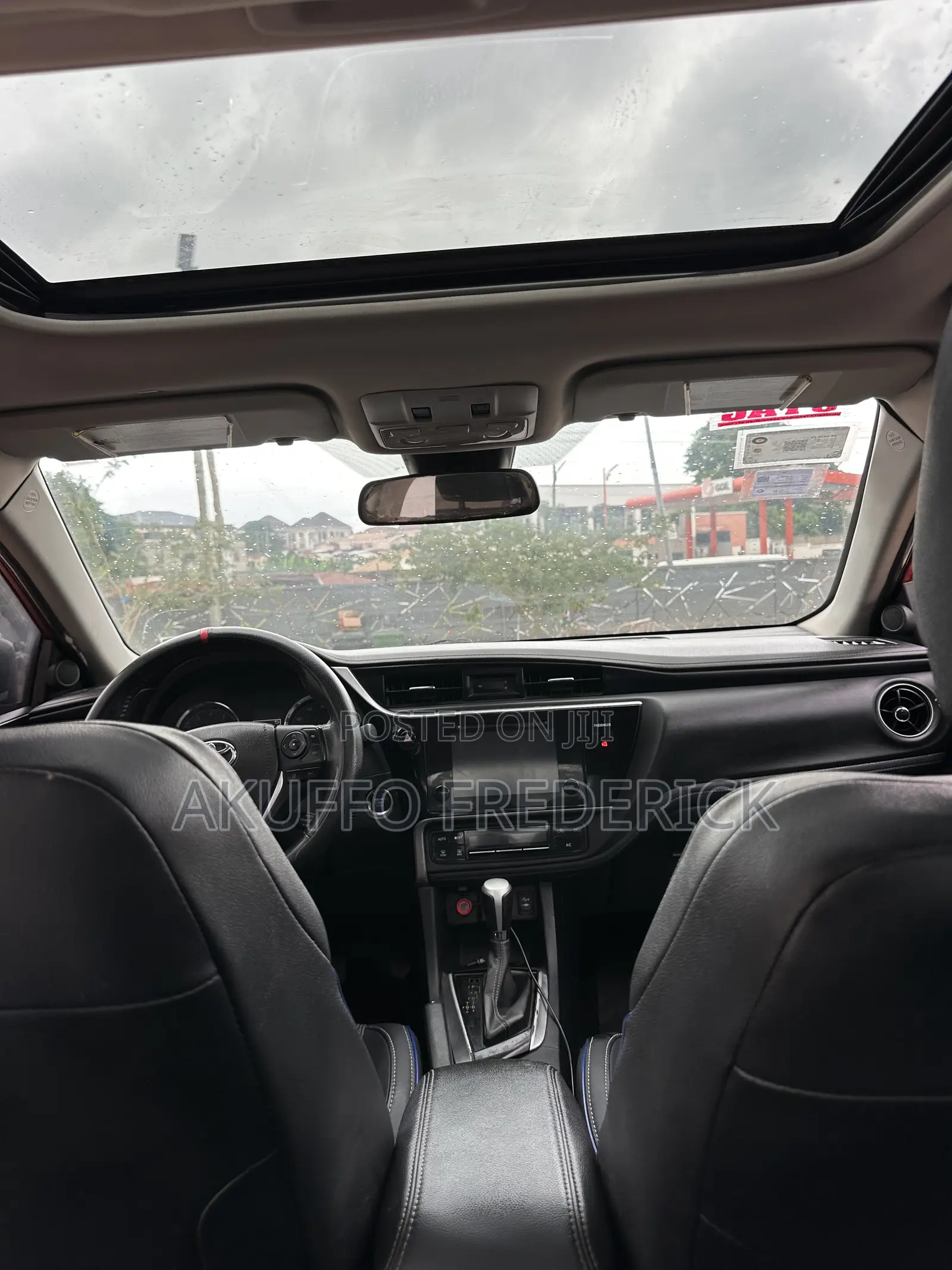 Toyota Corolla XSE (1.8L 4cyl 2A) 2018 Red