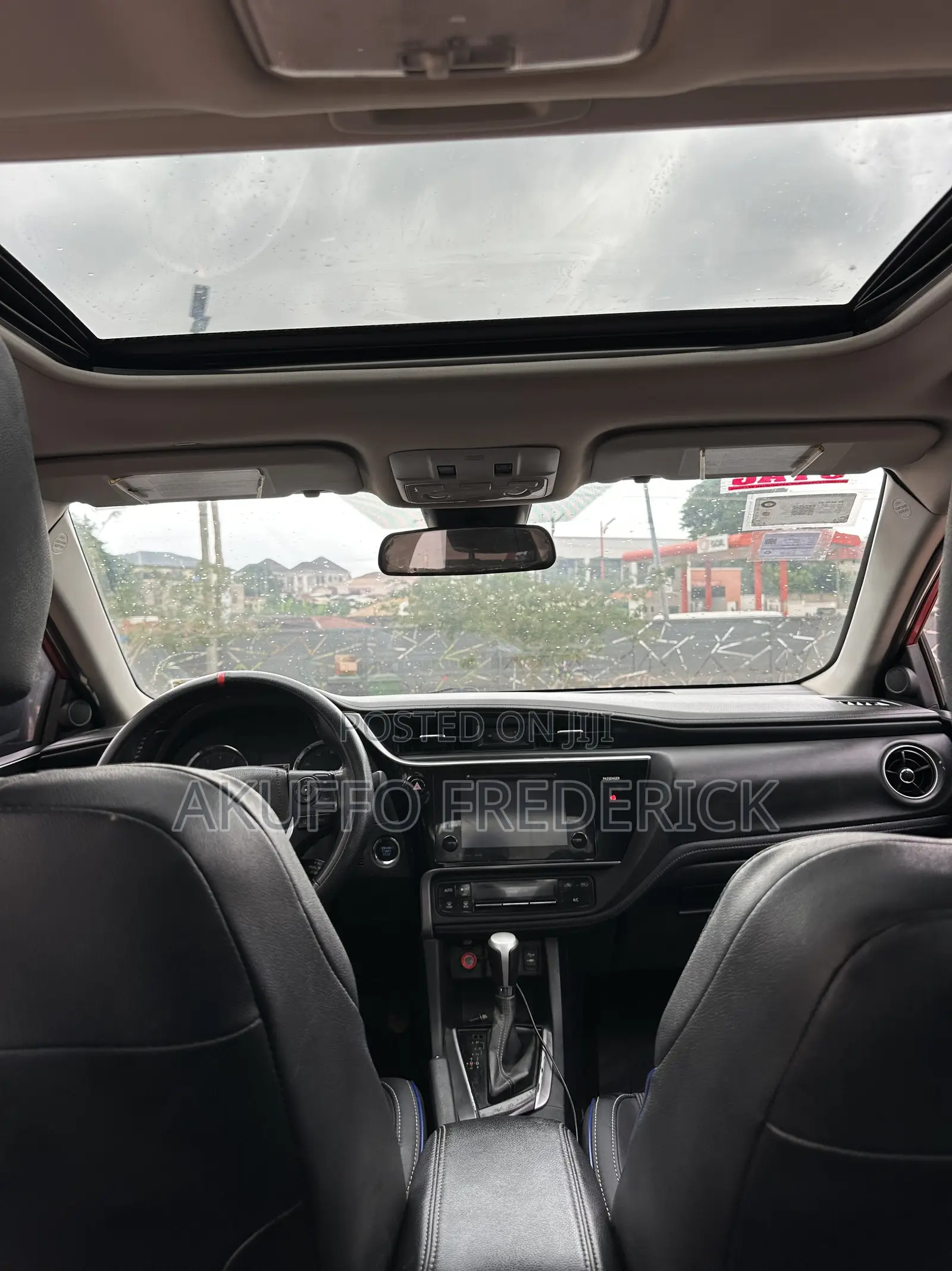 Toyota Corolla XSE (1.8L 4cyl 2A) 2018 Red