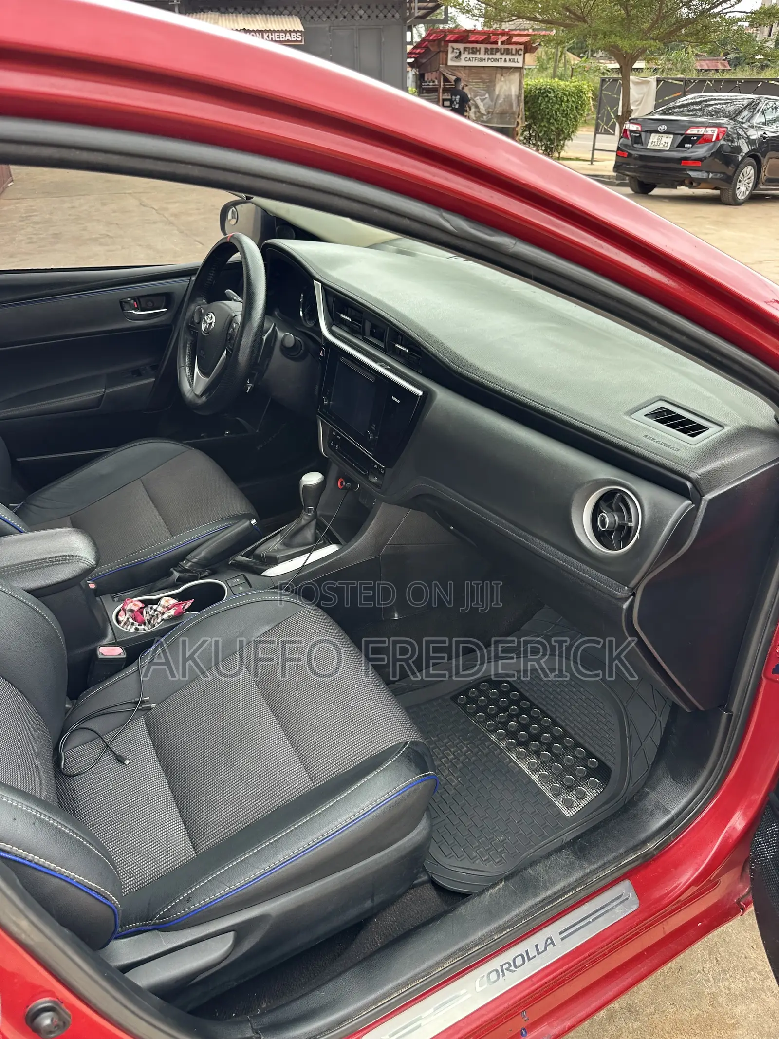 Toyota Corolla XSE (1.8L 4cyl 2A) 2018 Red