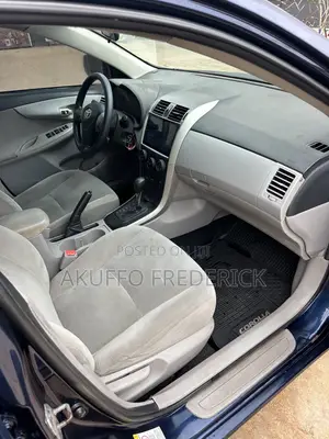 Toyota Corolla LE 4dr Sedan (1.8L 4cyl 4A) 2013 Blue