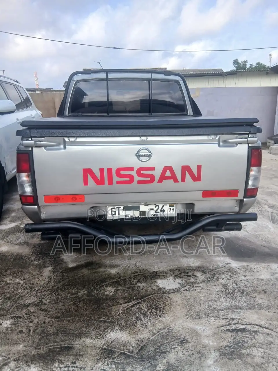Nissan Hardbody 2021 Gray